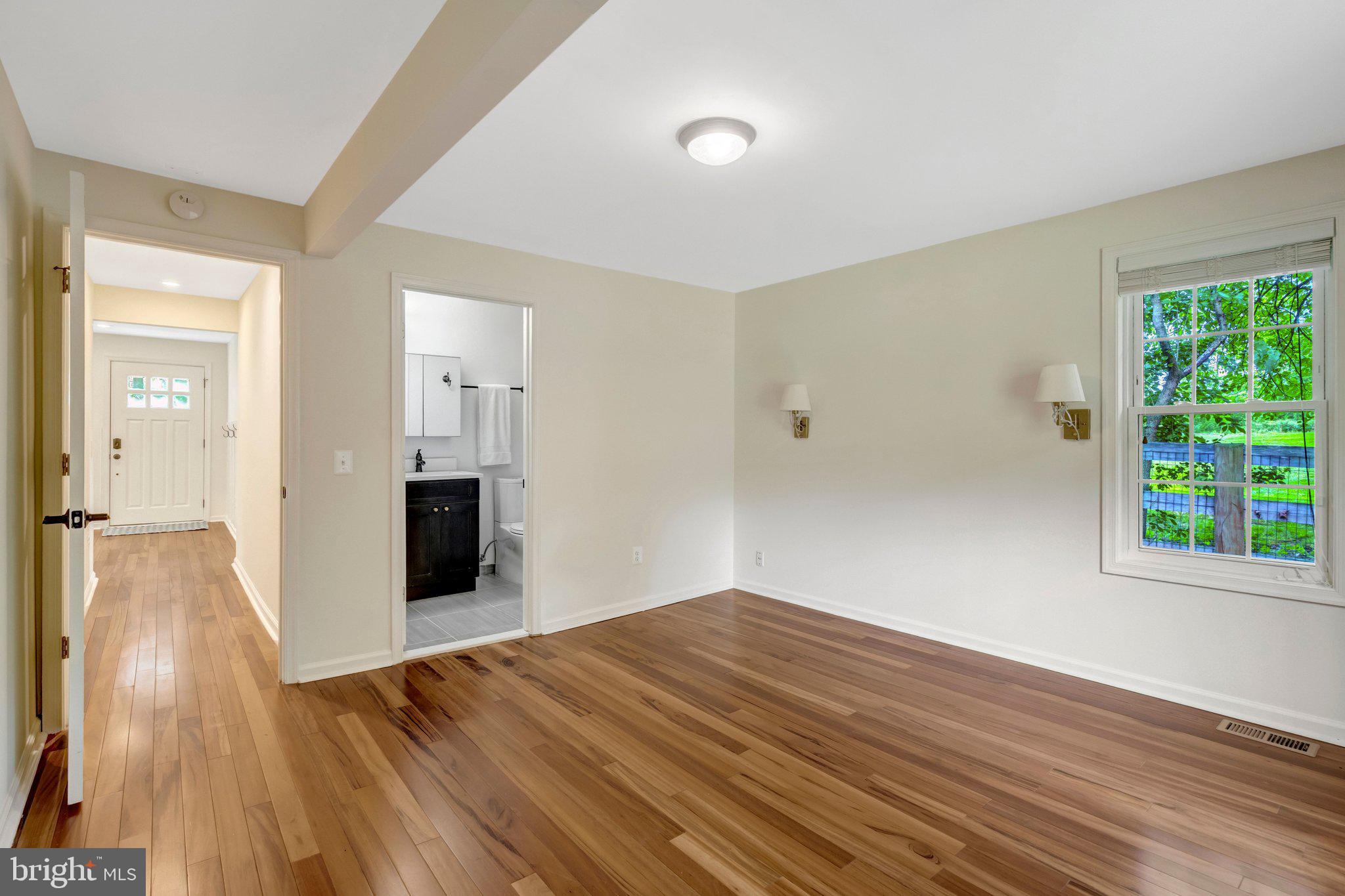 11520 Popes Head Road Fairfax, VA 22030 - Photo 18 of 46