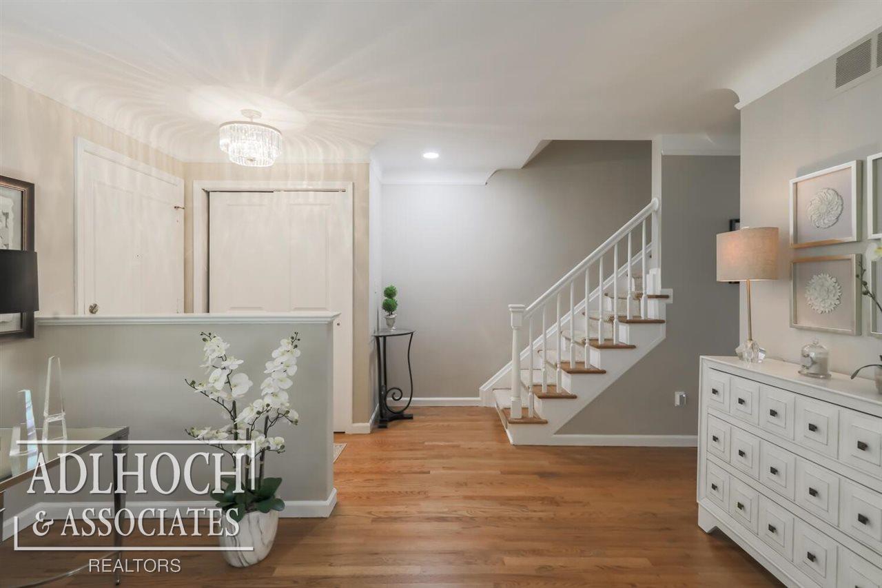 1700 Vernier Road Grosse Pointe, MI 48236 - Photo 2 of 38 50049153-1.JPG
