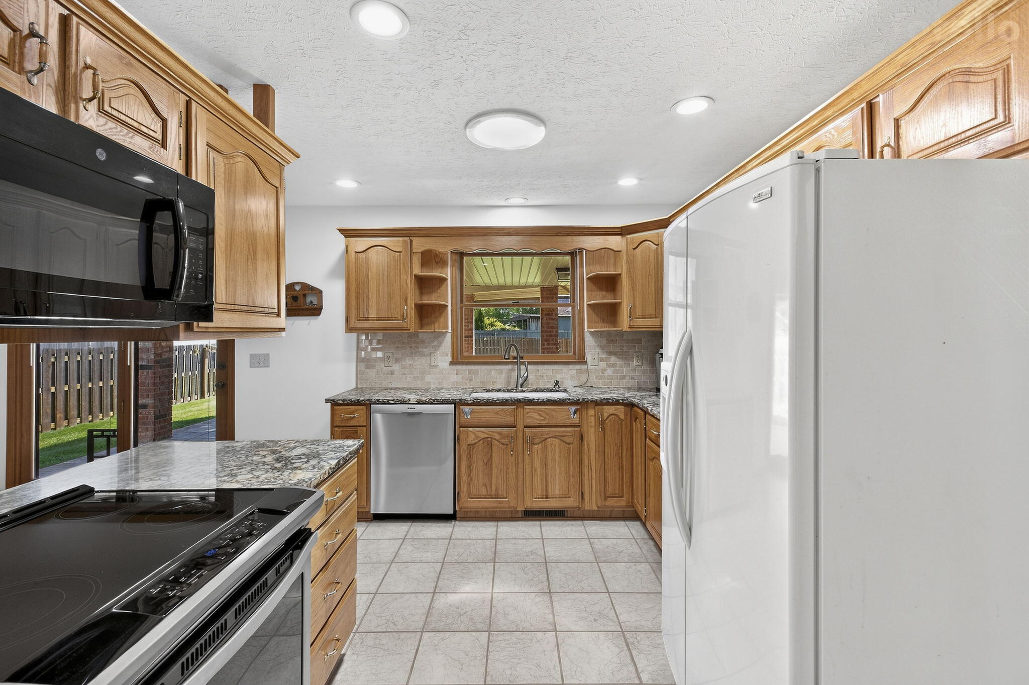 1934 East Ridgewood Drive Springfield, MO 65804 - Photo 11 of 26 10-web-or-mls-20260825-20260825-DSC03183