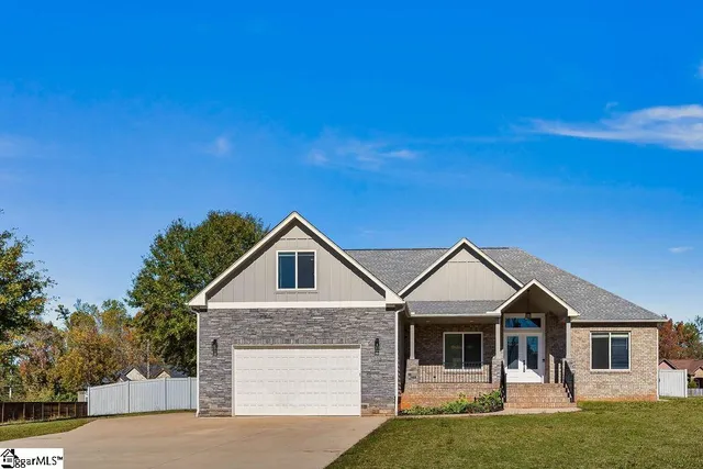 $580,000 | 338 Jordan Creek Road, Inman, SC 29349