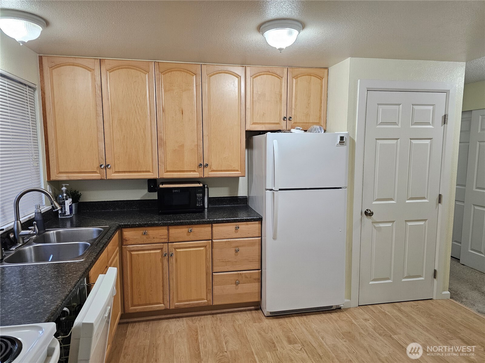 2786 Old Military Road Steilacoom, WA 98388 - Photo 6 of 12