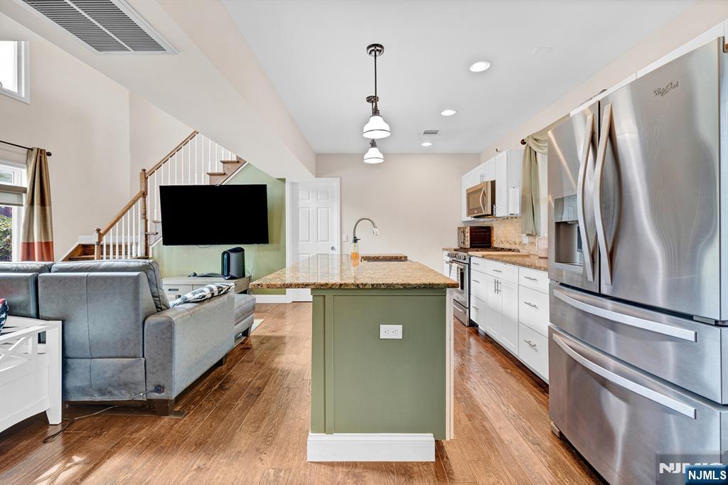 376 Riverside Avenue Rutherford, NJ 07070 - Photo 8 of 50 Gallery Image 8