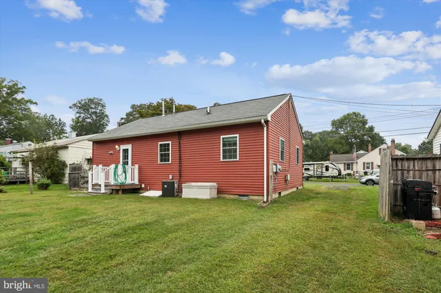 a front view of house with yard