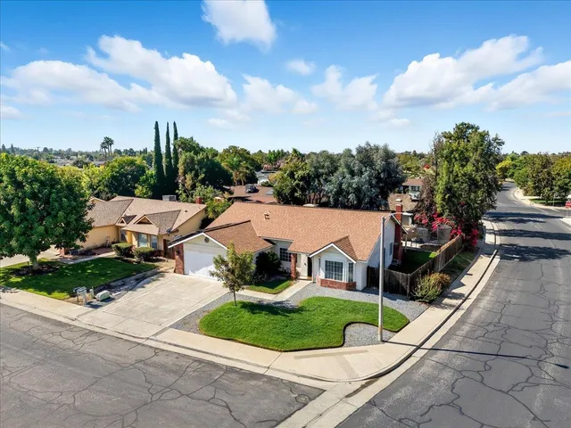 $395,000 | 2202 Cottonwood Court, Hanford, CA 93230