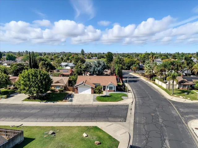 $395,000 | 2202 Cottonwood Court, Hanford, CA 93230