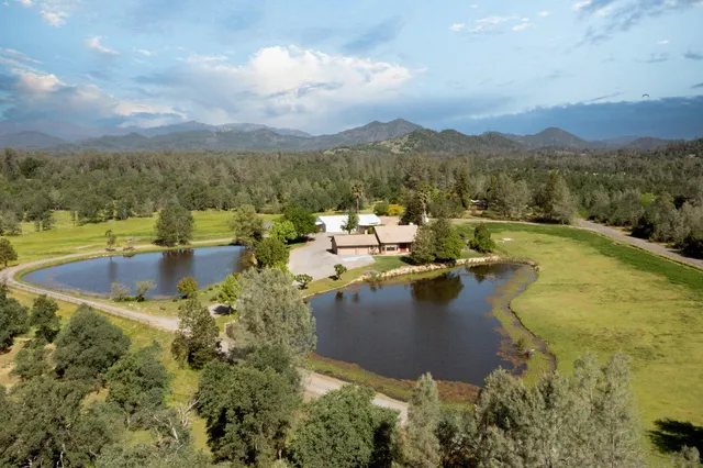 $999,500 | 12832 Los Osos Street, Redding, CA 96003