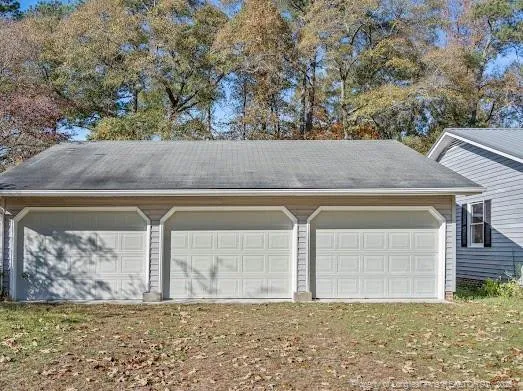 a view of backyard with garden