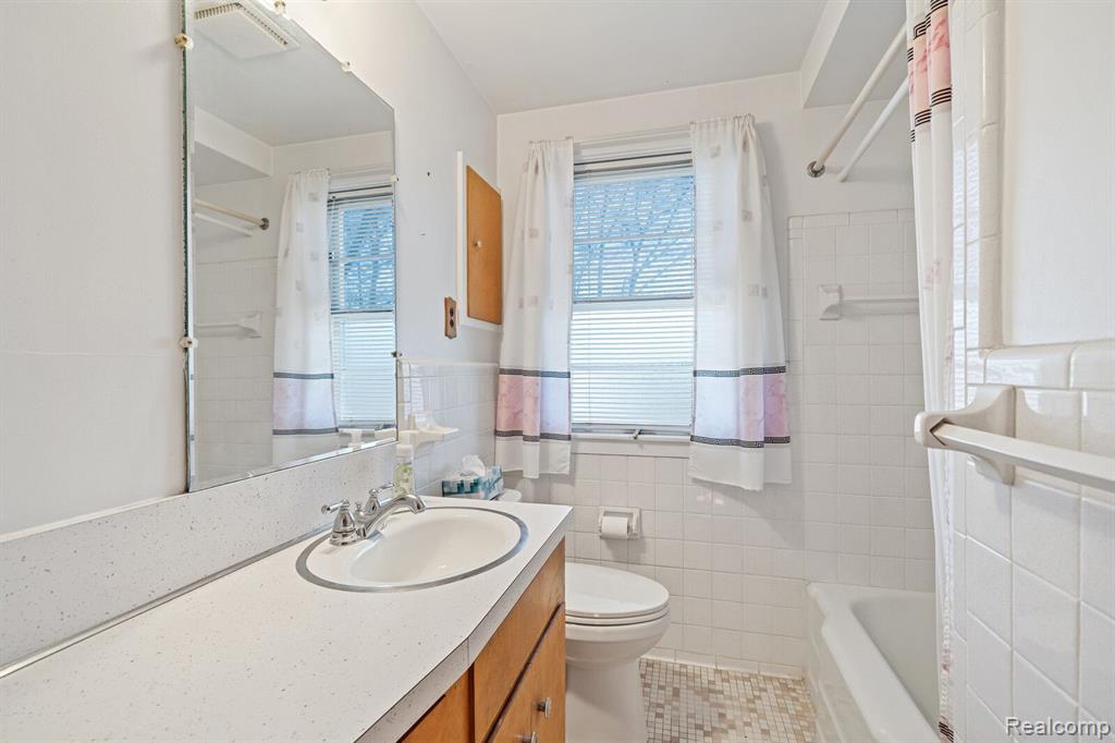 4292 Kenmore Road Berkley, MI 48072 - Photo 28 of 43