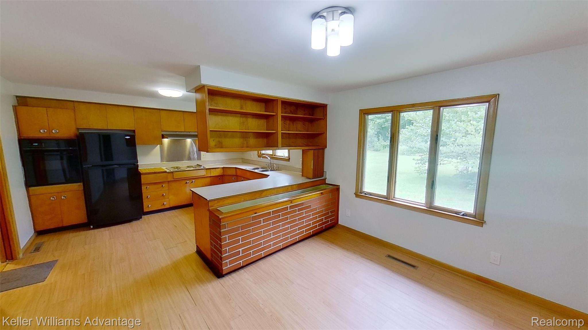 30862 West Road New Boston, MI 48164 - Photo 12 of 33 WestRd_30862_kitchen 1.jpg