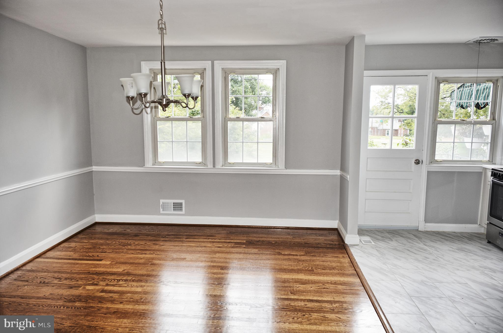 423 Lambeth Road Baltimore, MD 21228 - Photo 5 of 18 Dining Room