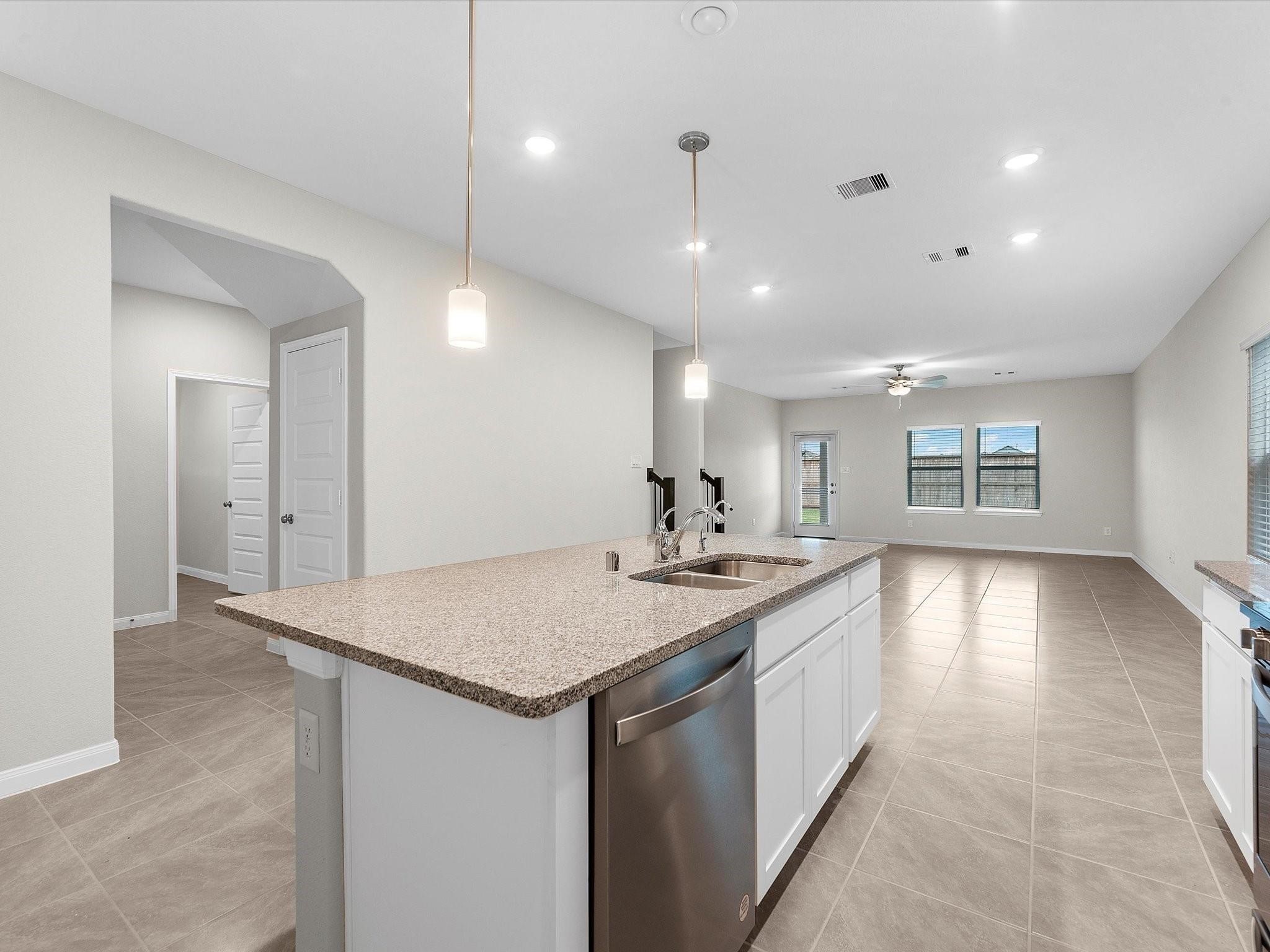 1211 Rosemead Drive Rosharon, TX 77583 - Photo 8 of 29 Gallery Image 8