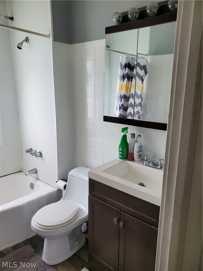 1508 Sheffield Road Cleveland, OH 44121 - Photo 10 of 15