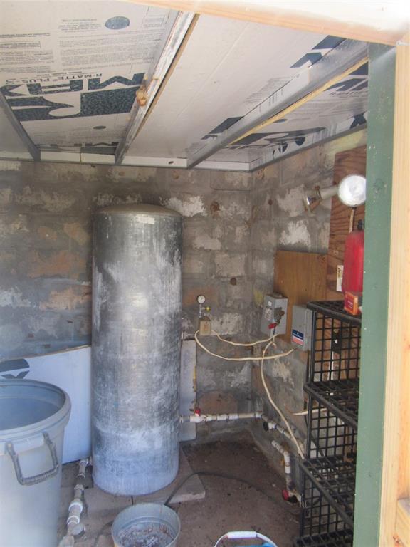 498 Homesite Road Pottsboro, TX 75076 - Photo 35 of 35 a bathroom with a toilet and a shower