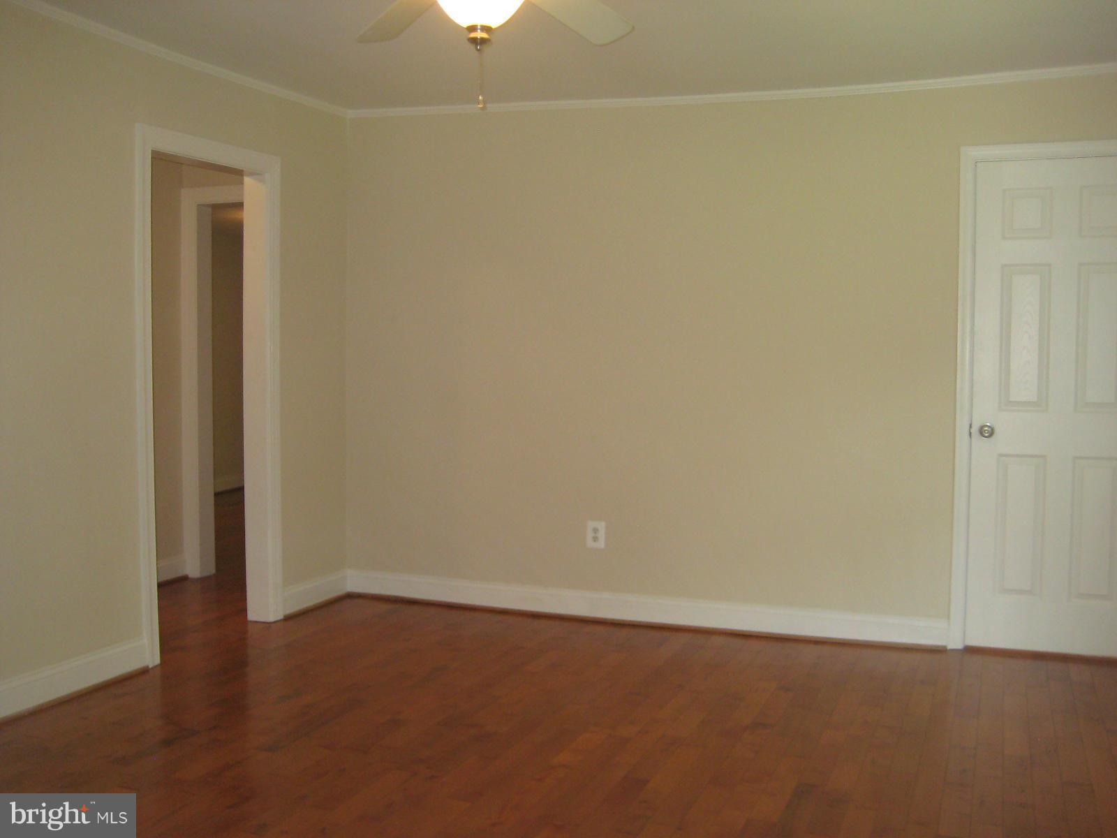2611 Pomeroy Road Southeast Washington, DC 20020 - Photo 6 of 25 Living Room