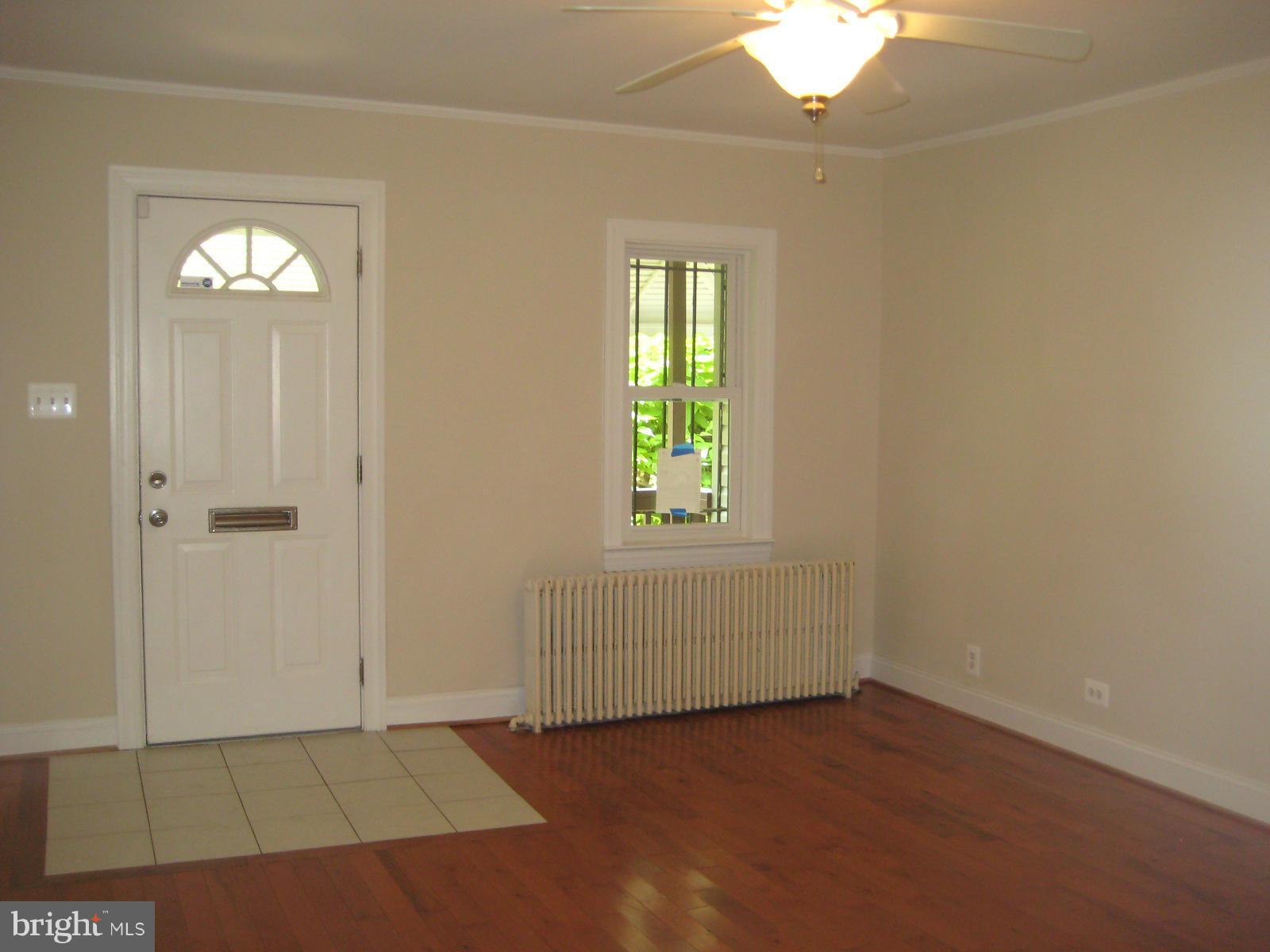 2611 Pomeroy Road Southeast Washington, DC 20020 - Photo 7 of 25 Living Room