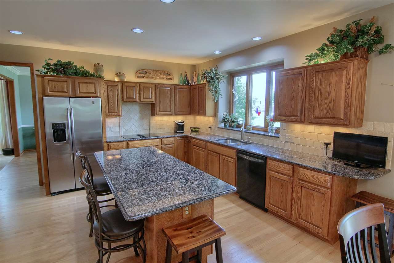 4170 Carbary Court Rochester, MI 48306 - Photo 22 of 67 31331646-21.JPG
