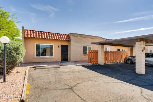 $254,500 | 941 South Pantano Parkway, Tucson, AZ 85710