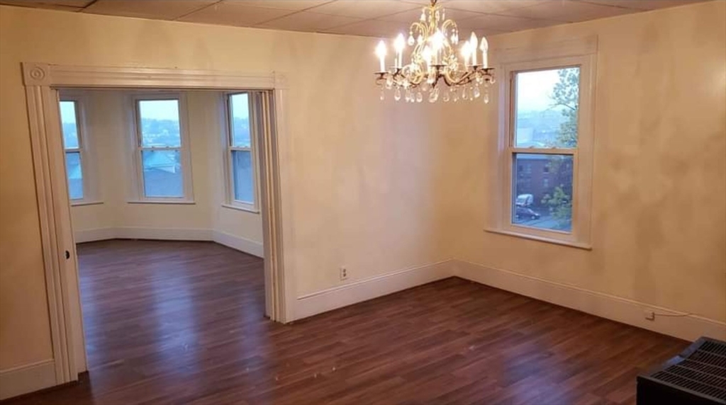 37 Vernon Street, Unit 3 Worcester, MA 01610 - Photo 3 of 5