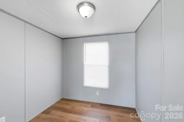 a view of empty room with window