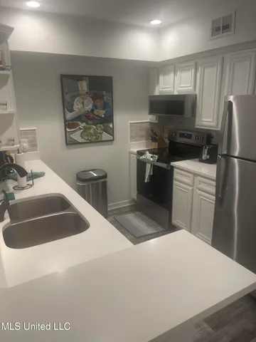 $2,800 | 1282 Beach Boulevard, Unit 123, Biloxi, MS 39530