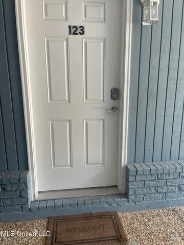 $2,800 | 1282 Beach Boulevard, Unit 123, Biloxi, MS 39530