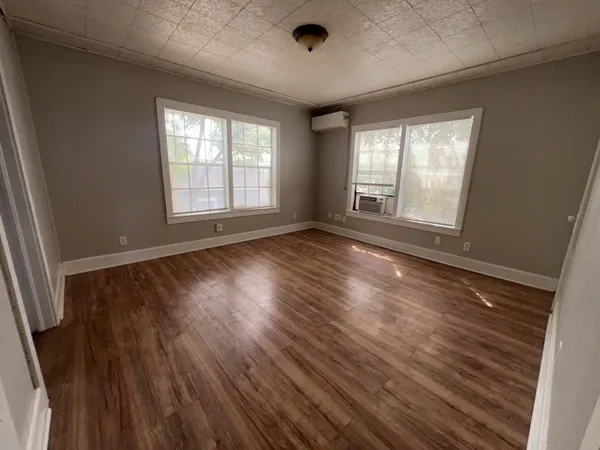 $1,070 | 1552 Lombardy Street, Unit 4, Houston, TX 77023
