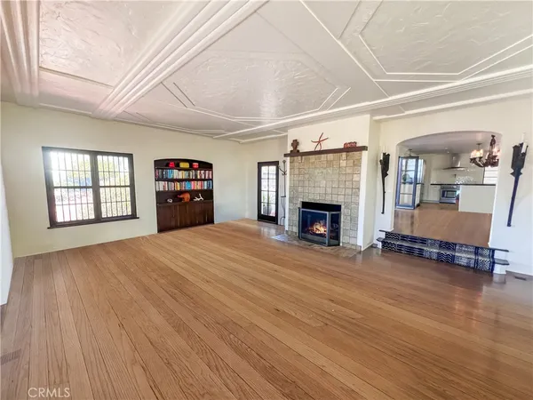 $17,999 | 2444 The Strand, Hermosa Beach, CA 90254