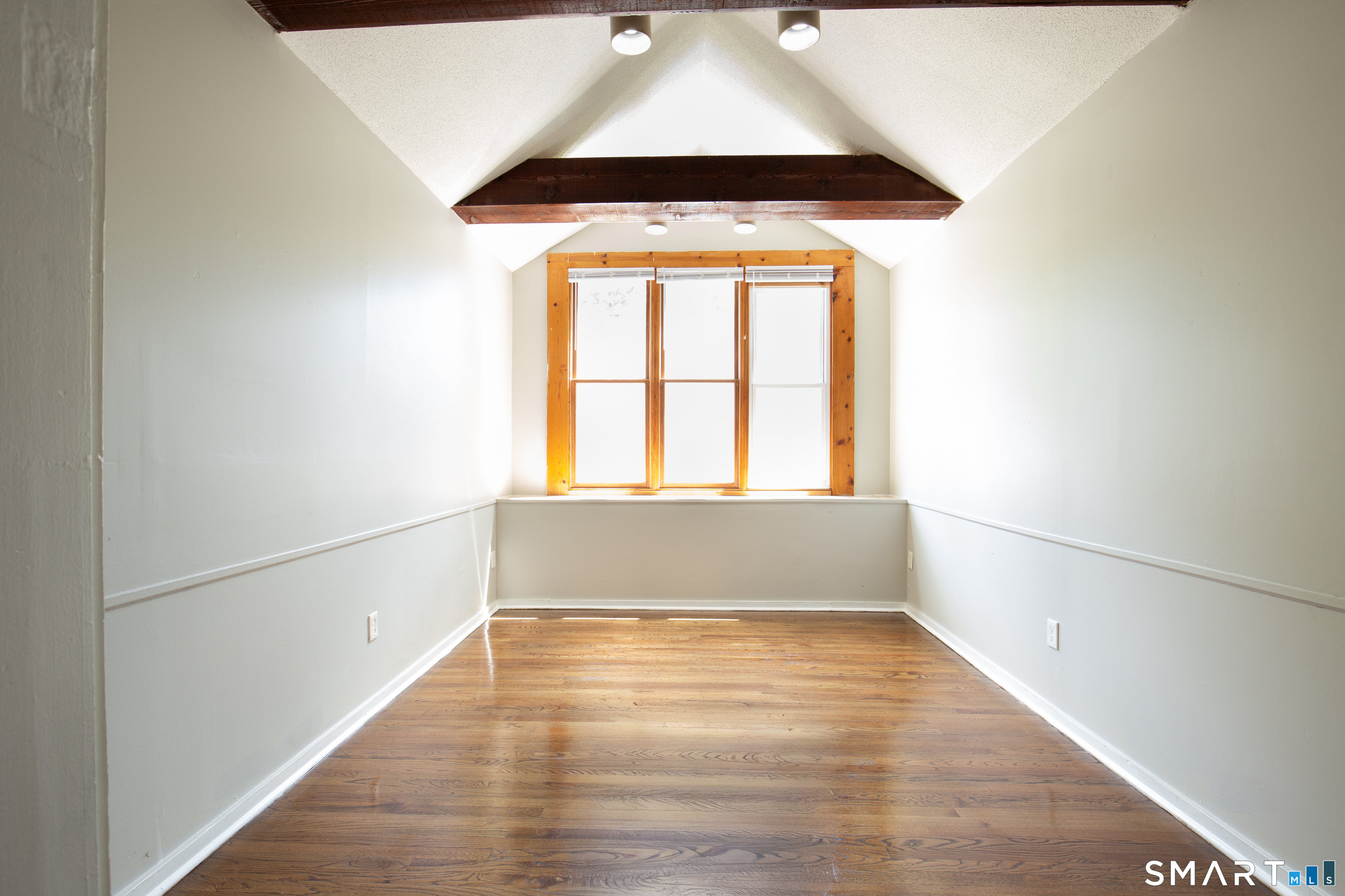 48 Bowen Street Hamden, CT 06514 - Photo 4 of 23