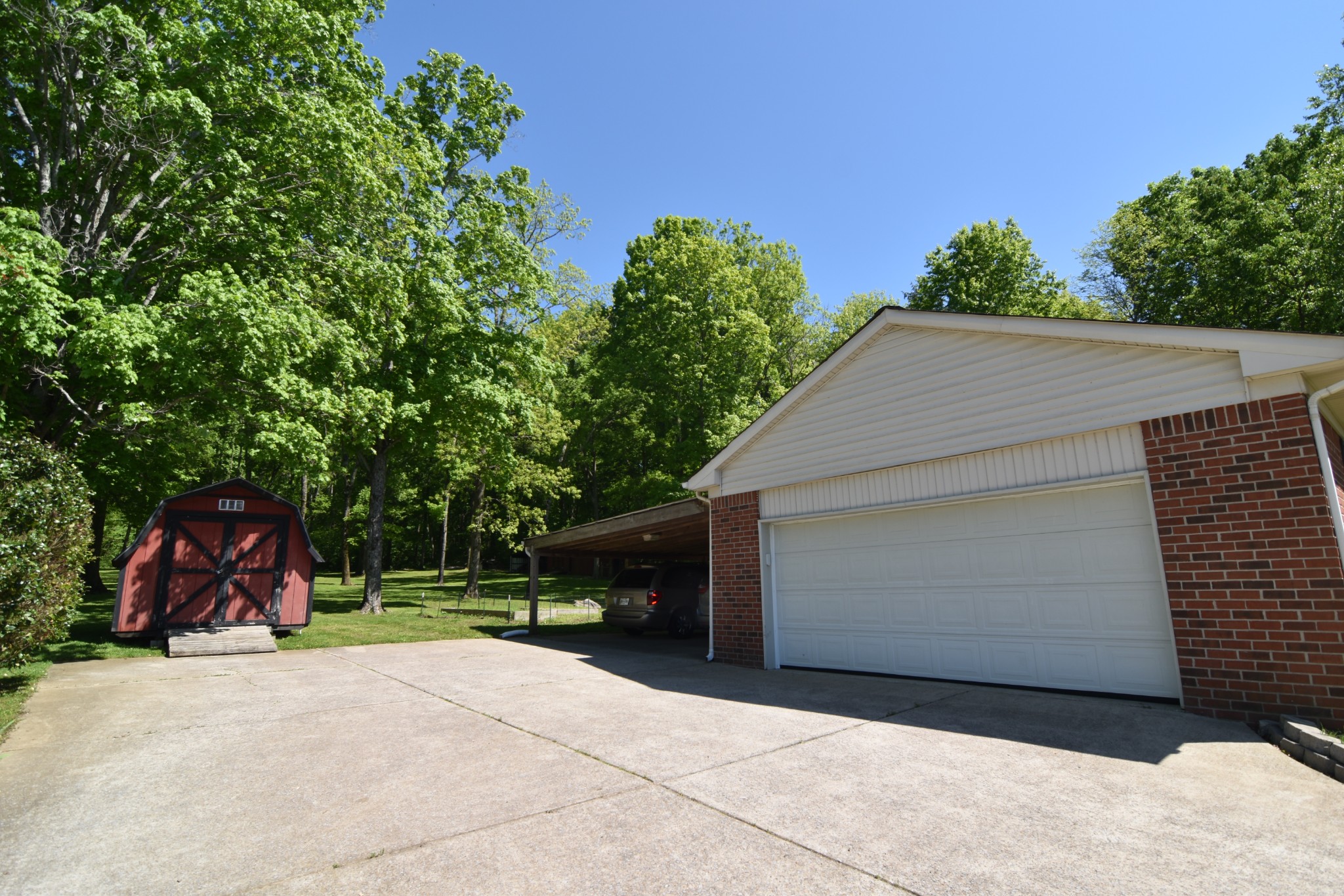2513 Quarry Road Mount Juliet, TN 37122 - Photo 29 of 42 a view of a back yard of the house