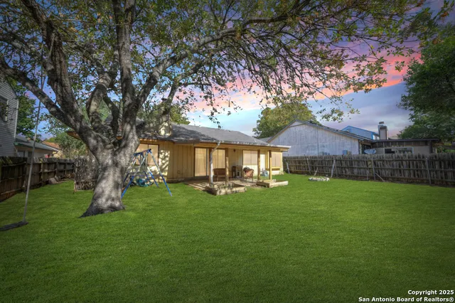 $1,800 | 8132 Pioneer Oak, Converse, TX 78109