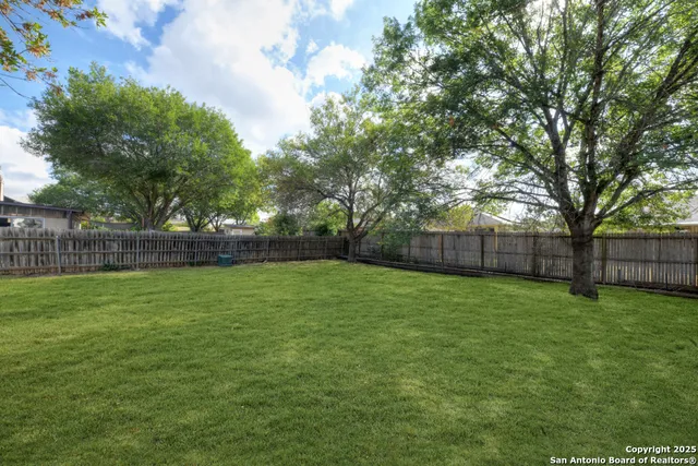 $1,800 | 8132 Pioneer Oak, Converse, TX 78109