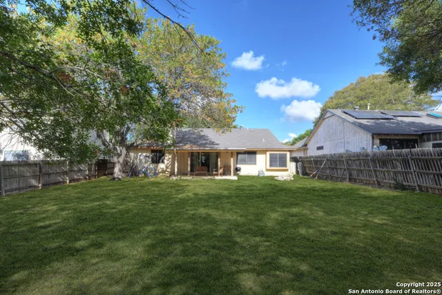 $1,800 | 8132 Pioneer Oak, Converse, TX 78109