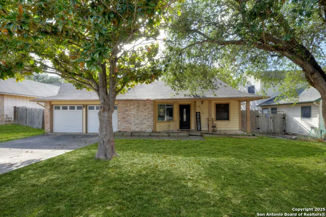 $1,800 | 8132 Pioneer Oak, Converse, TX 78109