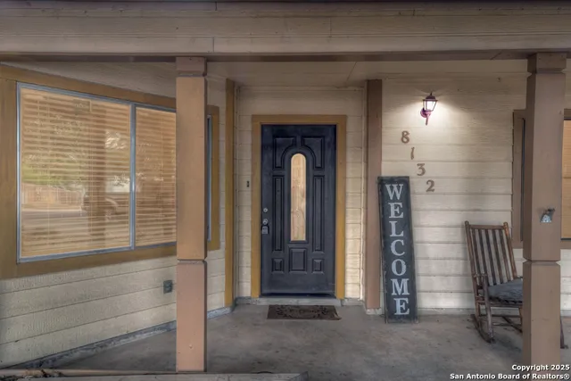 $1,800 | 8132 Pioneer Oak, Converse, TX 78109