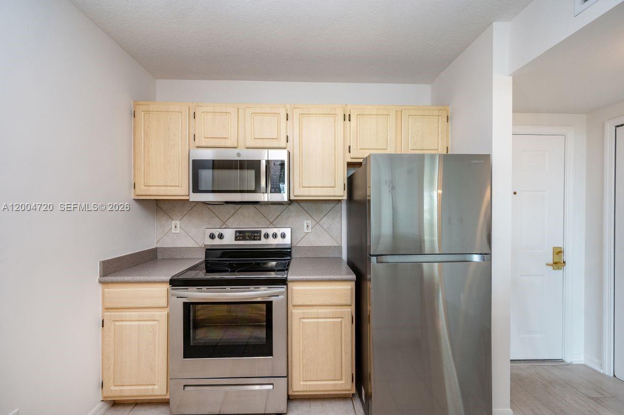 2665 Southwest 37th Avenue, Unit 201 Miami, FL 33133 - Photo 16 of 33