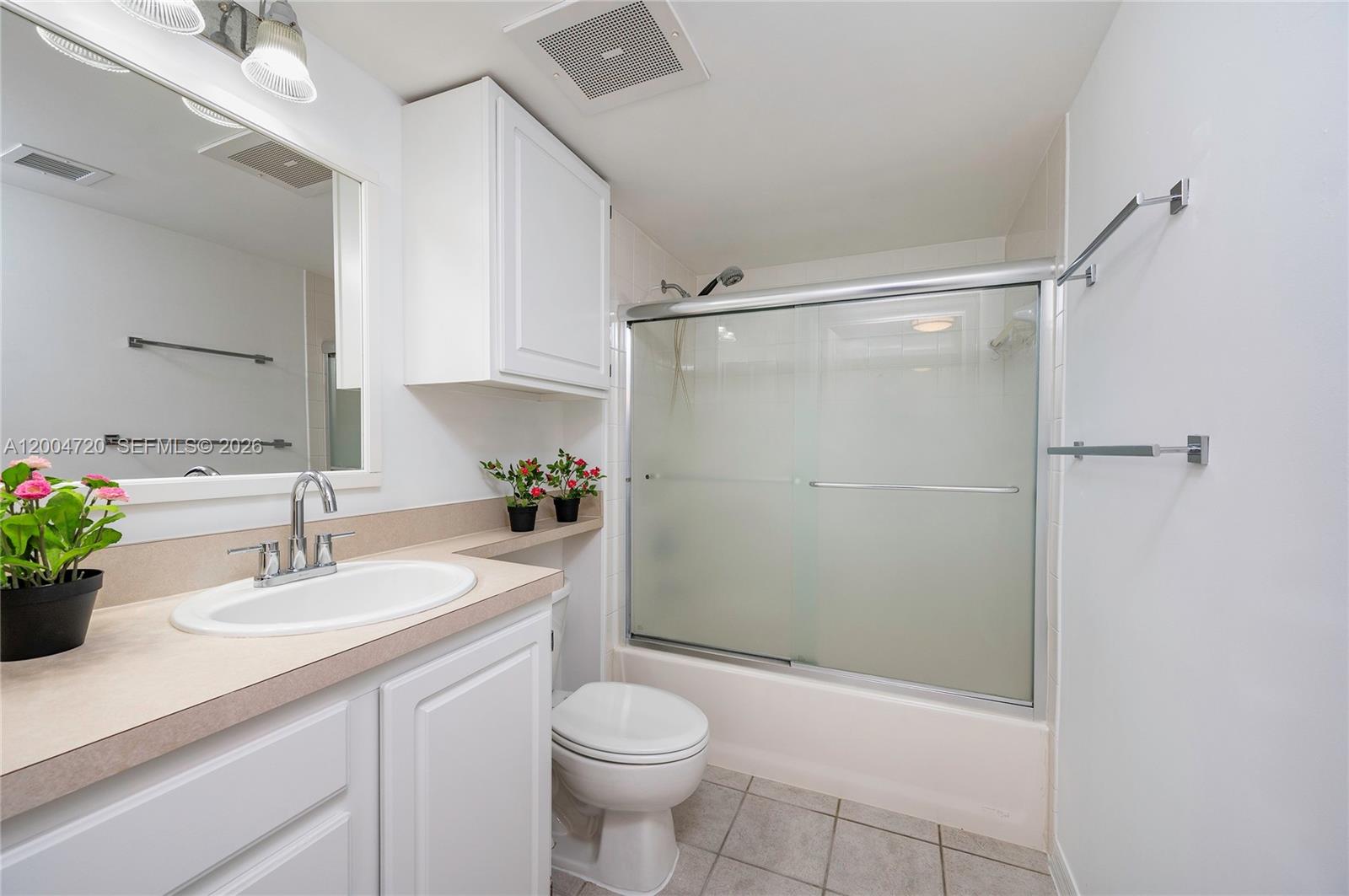 2665 Southwest 37th Avenue, Unit 201 Miami, FL 33133 - Photo 22 of 33