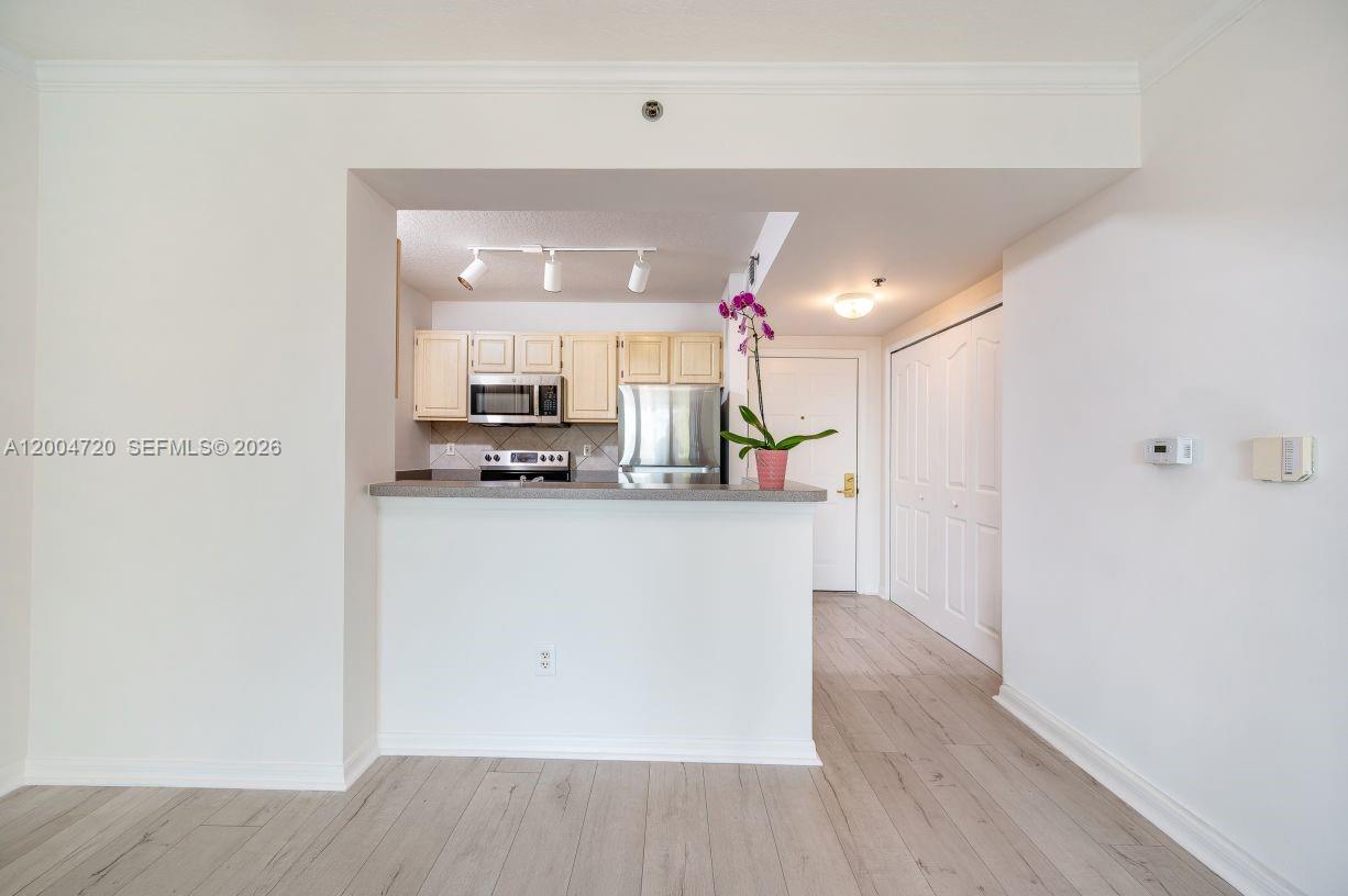 2665 Southwest 37th Avenue, Unit 201 Miami, FL 33133 - Photo 10 of 33