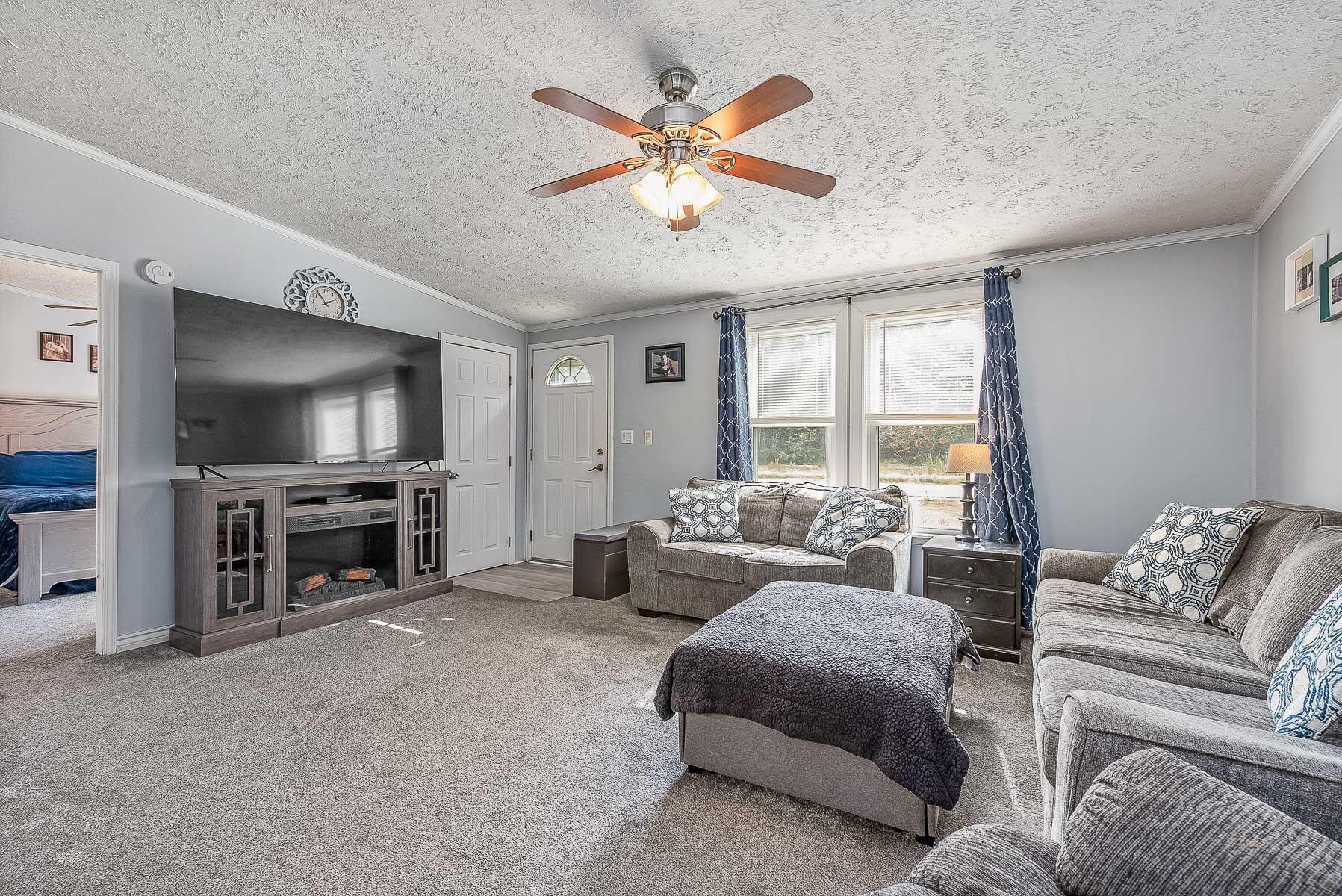 408 Grammar Road Sanford, ME 04073 - Photo 22 of 49 Living Room
