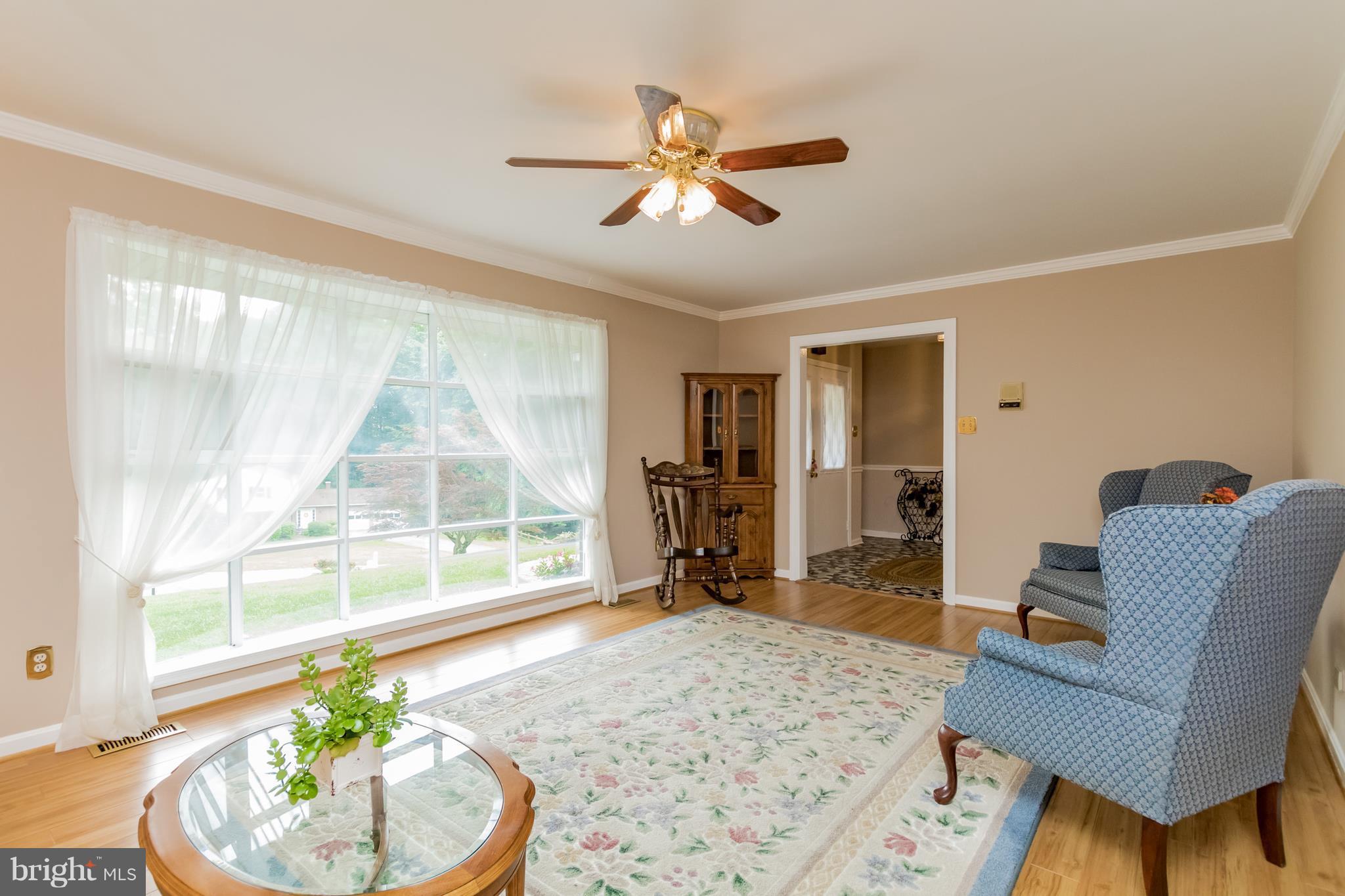 1102 Temfield Road Towson, MD 21286 - Photo 4 of 30 Living Room