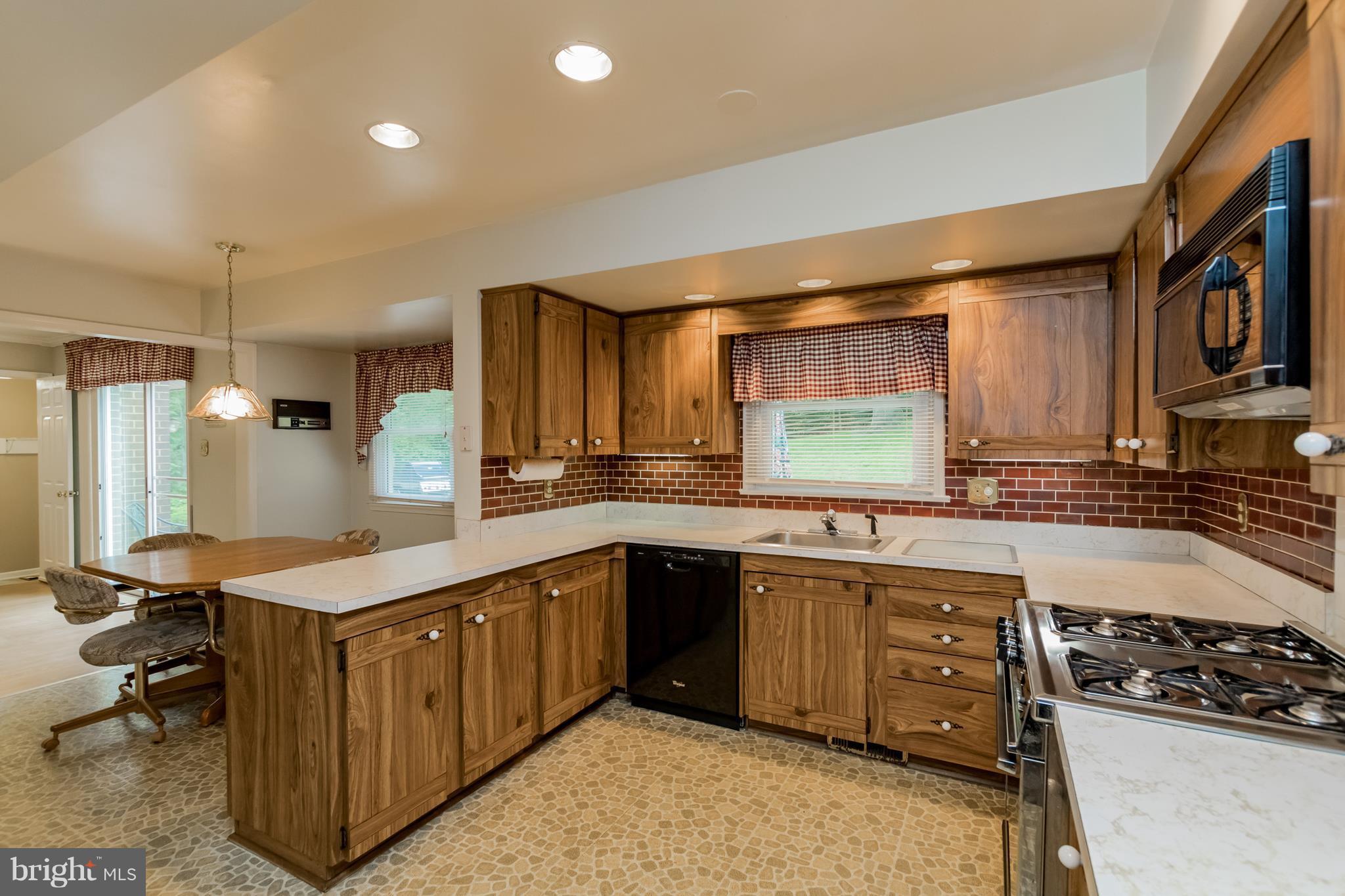 1102 Temfield Road Towson, MD 21286 - Photo 7 of 30 Kitchen
