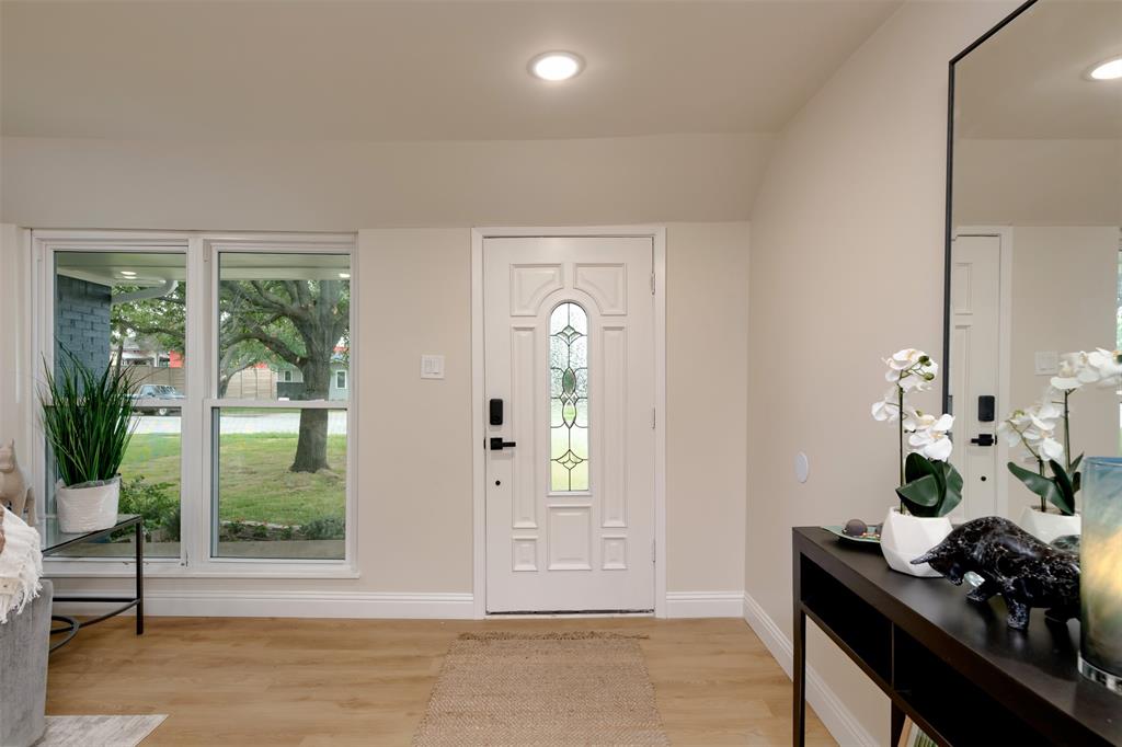 1413 Hill Street Grapevine, TX 76051 - Photo 6 of 17