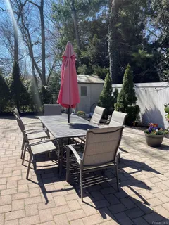 $1,249,000 | 10 Weatherstone Way, Smithtown, NY 11787
