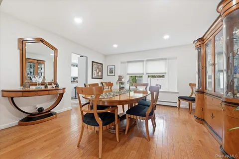 $1,249,000 | 10 Weatherstone Way, Smithtown, NY 11787