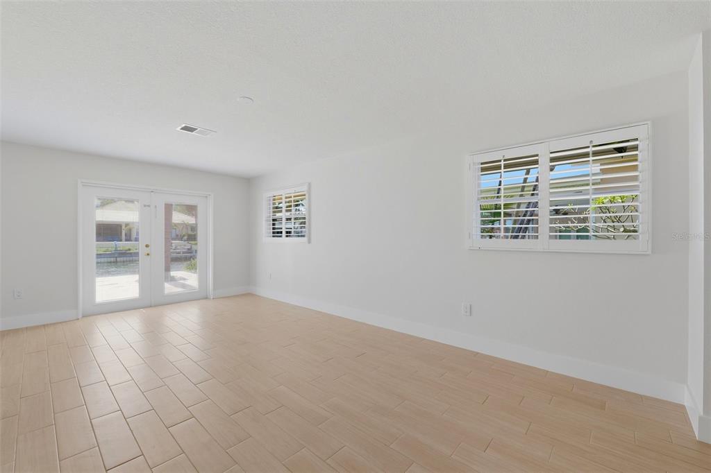 2080 Hawaii Avenue Northeast St. Petersburg, FL 33703 - Photo 37 of 58