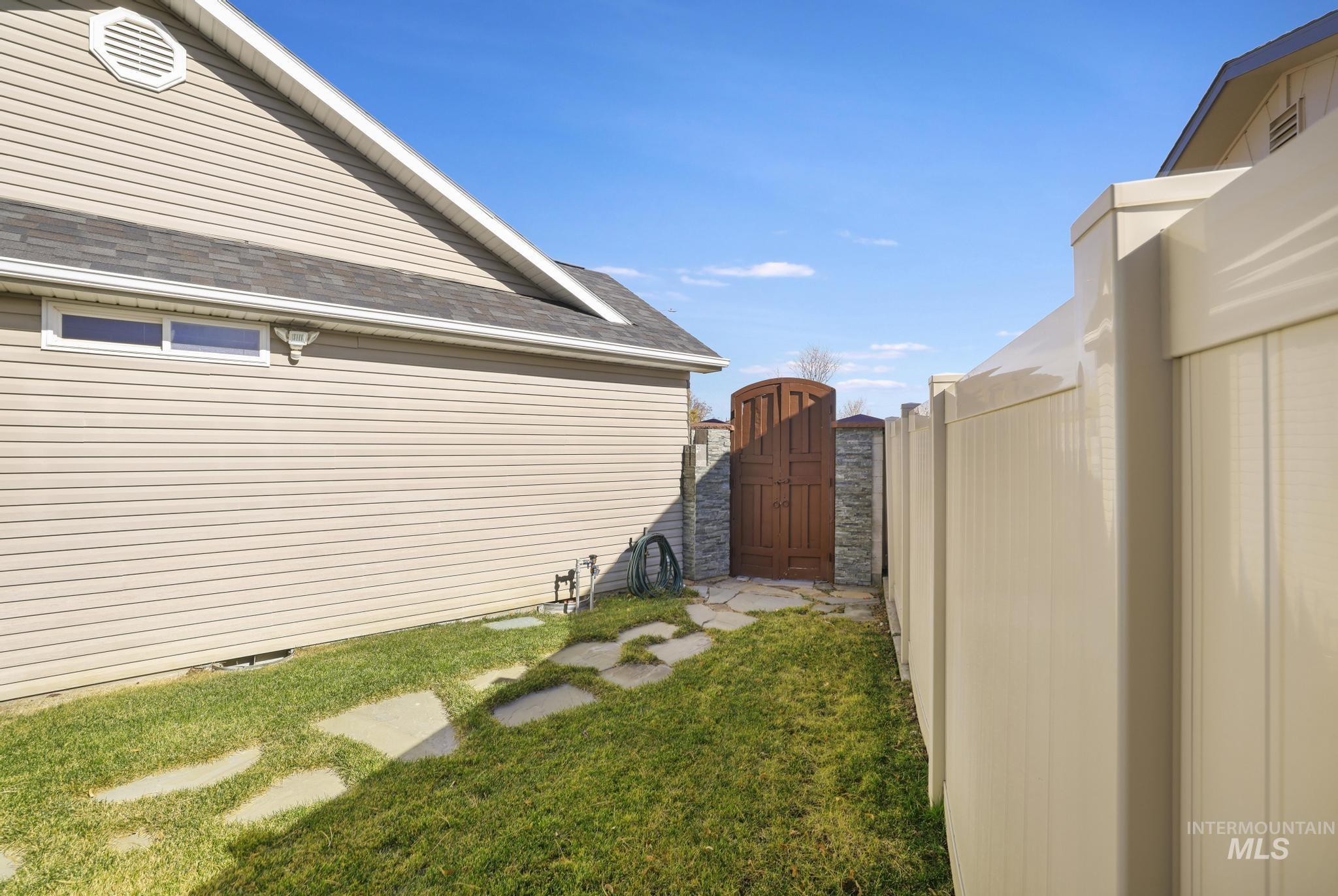 733 Beta Circle Twin Falls, ID 83301 - Photo 33 of 50 View of yard with a gate