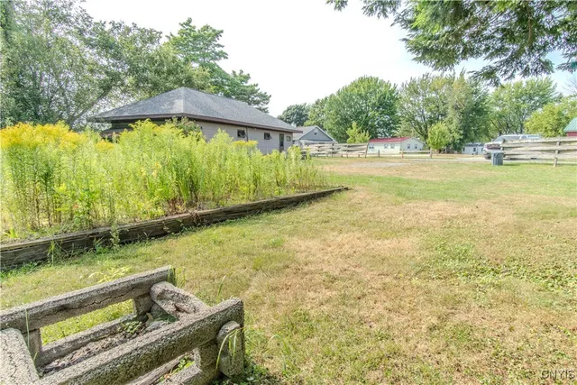 $519,900 | 17619 Hy Knoll Drive, Hounsfield, NY 13685