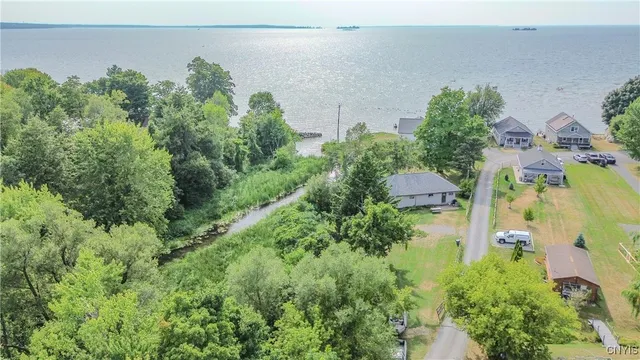 $519,900 | 17619 Hy Knoll Drive, Hounsfield, NY 13685