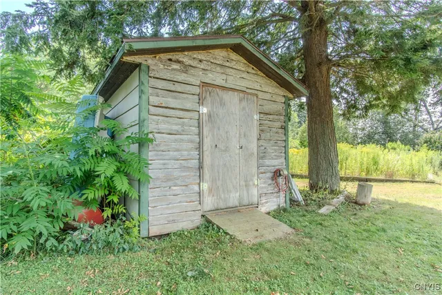 $519,900 | 17619 Hy Knoll Drive, Hounsfield, NY 13685