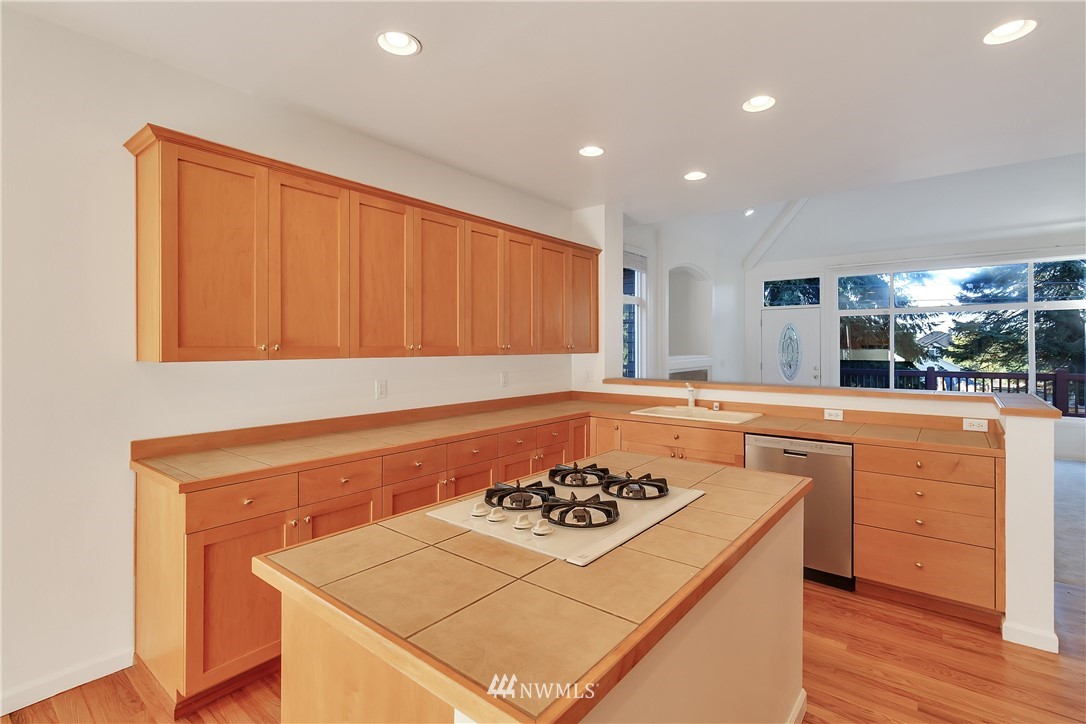 3820 209th Place Southeast Bothell, WA 98021 - Photo 10 of 31