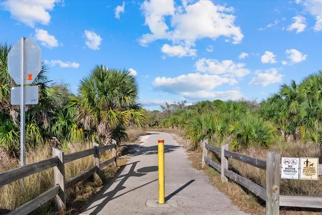 $369,500 | 2701 Shamrock Drive, Venice, FL 34293